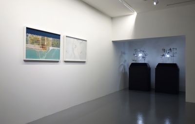 Left to right: Sim Chi Yin, 'Shifting Sands' (2017); Zul Mahmod, 'No Substance (Trunk)' (2014/2019). Exhibition view: The Lie of the Land, FOST Gallery, Singapore (7 August–17 October 2021).