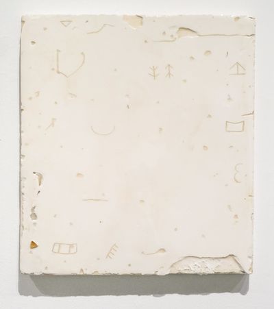 Ben Loong, Glyph 2 (2019). Resinated gypsum plaster and gold leaf on wood. 57 × 51 × 3 cm.