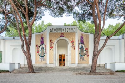 Exhibition view: Małgorzata Mirga-Tas, Re-enchanting the World, Polish Pavilion, 59th International Art Exhibition – La Biennale di Venezia, The Milk of Dreams, Venice (23 April–27 November 2022).