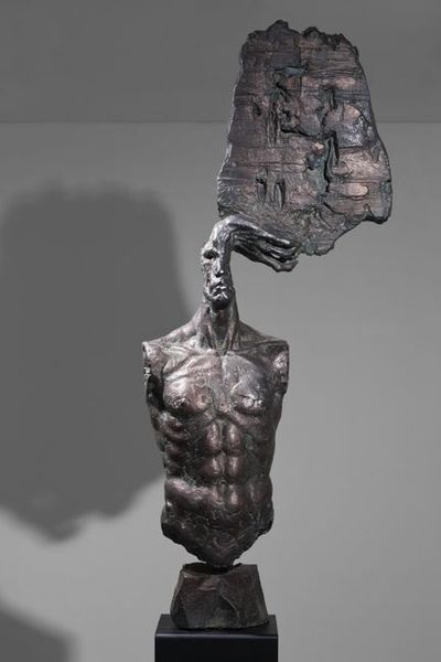 Ryu In, Air of Darkness (1989). Bronze. 153 x 60 x 38 cm.