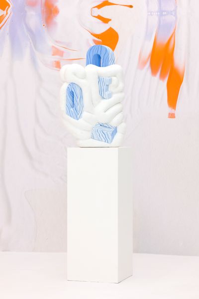 Lauren Clay, Captain Trips (2022). Oil, epoxy clay, paper pulp, plaster. 79 x 50 x 18 cm. Exhibition view: Persephone, Bosse & Baum, London (18 February–26 March 2022).