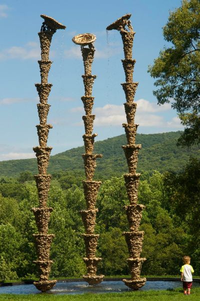 Lynda Benglis, Bounty, Amber Waves, Fruited Plane (2014). Bronze. 779.8 x 61 x 61 cm each. Exhibition view: Water Sources, Storm King Art Center, New York (16 May–30 November 2015). © Storm King Art Center.