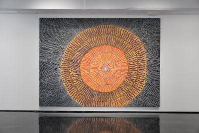 Kieren Karritpul, Big Fish Net Orange, Black and White (2022). Acrylic on canvas. 288 x 393 cm. Exhibition view: Making the Ancestors Smile, Tolarno Galleries, Melbourne (29 October–19 November 2022).