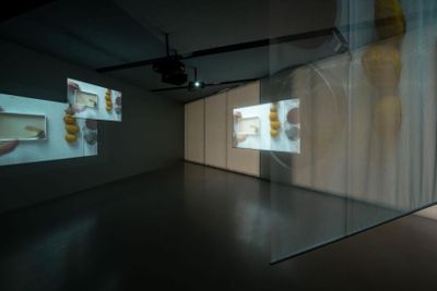 Exhibition view: Hu Xiaoyuan, Paths in the Sand, West Bund Museum, Shanghai (11 November 2022–26 February 2023).