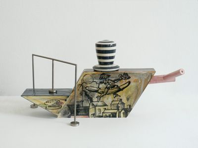 Peter Shire, Hanger Tanker (2003). Teapot in glazed ceramic. 46.5 x 23 x 22 cm.