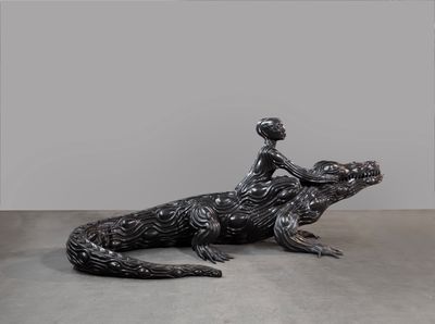 Wangechi Mutu, Crocodylus (2020). Bronze. 424.18 x 220.98 x 185.42 cm.
