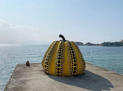 Yayoi Kusama, Pumpkin (1994). Benesse Art Site, Naoshima Island, Japan. Photo: Georges Armaos.