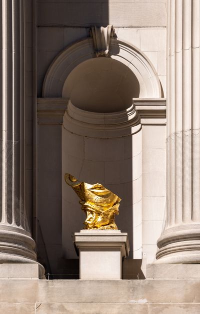 Hew Locke, Trophy 1 (2022). Fibreglass, stainless steel, gilding, and oil-based paint. Exhibition view: Hew Locke, Gilt, The Facade Commission, The Metropolitan Museum of Art, New York (15 September 2022–22 May 2023).