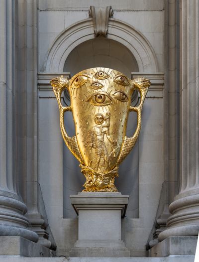 Hew Locke, Trophy 2 (2022). Fibreglass, stainless steel, gilding, and oil-based paint. Exhibition view: Hew Locke, Gilt, The Facade Commission, The Metropolitan Museum of Art, New York (15 September 2022–22 May 2023).