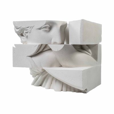 Troika, Inverted Venus (2022). Marble dust and acrylic resin. 20 x 20 x 20 cm.