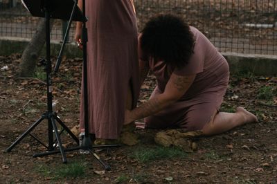 Performance view: Jota Mombaça, Corriendo hacia la asamblea de las cosas, Casa del Lago, Mexico City (27 March 2025). Created during a three-week TONO residency in Mexico City. The piece will adapt and travel to Wiels, Brussels, in May.