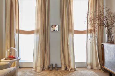 Elizabeth Peyton, What Wondrous Thing Do I See... (Lohengrin, Jonas Kaufmann) (2005), pictured in Barbara Gladstone’s New York home.