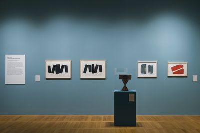 Exhibition view: Kim Lim: Carving and Printing, Tate Britain, London (7 September 2020–5 March 2021). © Estate of Kim Lim.