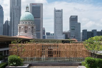 Rirkrit Tiravanija, untitled 2018 (the infinite dimensions of smallness) (2018). Exhibition view: Ng Teng Fong Roof Garden Commission, National Gallery Singapore (24 January–28 October 2018).