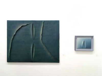 Tsuyoshi Maekawa, Untitled (2016). Acrylic, linen on canvas. 130.3 x 162.1 cm; Tsuyoshi Maekawa, Untitled (2017). Acrylic, fibre on panel. 32 x 41 cm. Exhibition view: Whitestone Gallery, Art Stage Singapore (26–28 January 2018).