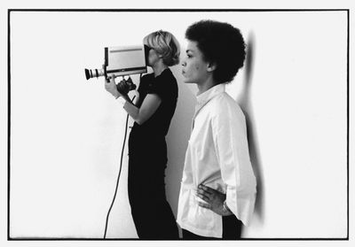 Maren Hassinger, Diaries (1978). Performance at Vanguard Gallery, Los Angeles, California. Black and white photograph. Courtesy Susan Inglett Gallery, New York City; Tiwani Contemporary, London. Photo: Adam Avila.