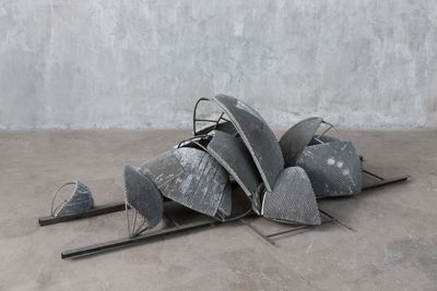 Li Tao, Universe (2019). Aluminium, iron, stainless steel. 245 × 115 × 70 cm. Courtesy the artist and Tabula Rasa Gallery.