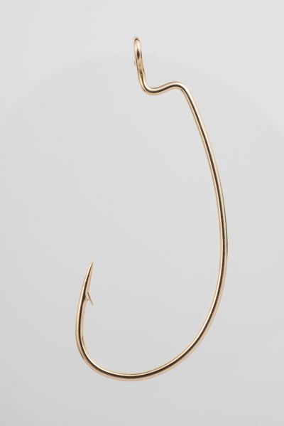 Chris Chong Chan Fui, Python (2019). (detail). 18k gold. 5 x 2 cm. Courtesy the artist and Chan+Hori Contemporary.