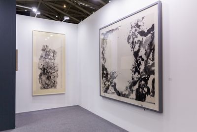 Tso Gallery, Taihu Rock in Zhou Garden (2014); Zao Wou, Untitled (1985) (left to right). Exhibition view: Tso Gallery, Taipei Dangdai (18–20 January 2019). Courtesy Taipei Dangdai.