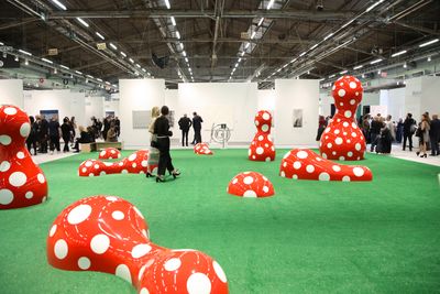 Yayoi Kusama, Guidepost to the New World (2016). Exhibition view: The Armory Show, New York (2—5 March 2017).