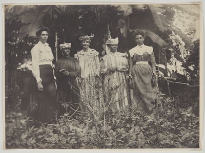 Unknown, Jamaican Women (c. 1900). Gelatin silver print. Overall: 17.5 x 23.5 cm. Montgomery Collection of Caribbean Photographs. Purchase, with funds from Dr. Liza & Dr. Frederick Murrell, Bruce Croxon & Debra Thier, Wes Hall & Kingsdale Advisors, Cindy & Shon Barnett, Donette Chin-Loy Chang, Kamala-Jean Gopie, Phil Lind & Ellen Roland, Martin Doc McKinney, Francilla Charles, Ray & Georgina Williams, Thaine & Bianca Carter, Charmaine Crooks, Nathaniel Crooks, Andrew Garrett & Dr. Belinda Longe, Neil L. Le Grand, Michael Lewis, Dr. Kenneth Montague & Sarah Aranha, Lenny & Julia Mortimore, and The Ferrotype Collective, 2019. © Art Gallery of Ontario 2019/2210.