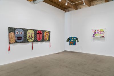 Exhibition view: Communicate, How? Moki Cherry Paintings and Tapestries, 1967–1980, Corbett vs. Dempsey, Chicago (3 September–9 October 2021).
