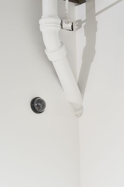 Aria Dean, Dummy Cam (icon) (2019). Dummy camera. 7.6 x 11.43 cm. Exhibition view: The Condition of Being Addressable, Institute of Contemporary Art, Los Angeles (18 June–4 September 2022).