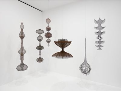 Exhibition view: Ruth Asawa, A Line Can Go Anywhere, David Zwirner, London (10 January–22 February 2020). © The Estate of Ruth Asawa.
