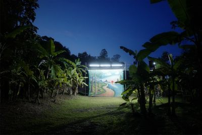 Apichatpong Weerasethakul, On Blue (2022). Single-channel video. 16 minutes 16 seconds.