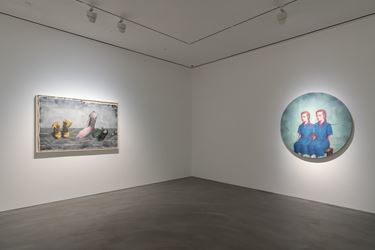 Exhibition view: Group Exhibition, Zhang Xiaogang, Mao Yan, Qiu Xiaofei, Pace Gallery, Hong Kong (22 November–21 December 2019). © Zhang Xiaogang; Mao Yan; Qiu Xiaofei. Courtesy Pace Gallery.