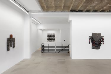 Vincent CAZENEUVE, Transmutation installation view at DUMONTEIL Contemporary, Paris. Image ©Diane Arques. Courtesy of Dumonteil Contemporary and the artist.