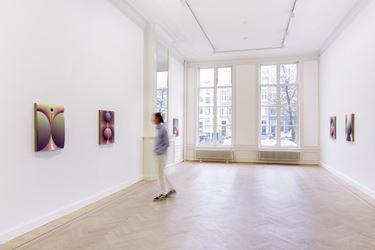 Exhibition view: Loie Hollowell, One opening leads to another, GRIMM, Keizersgracht, Amsterdam (22 November 2019–4 January 2020). Courtesy GRIMM.