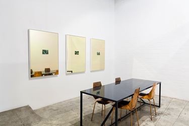 Exhibition view: Justin Hinder, Holy Ghost, THIS IS NO FANTASY + dianne tanzer gallery, Melbourne (14 October–4 November 2017). Courtesy THIS IS NO FANTASY + dianne tanzer gallery.