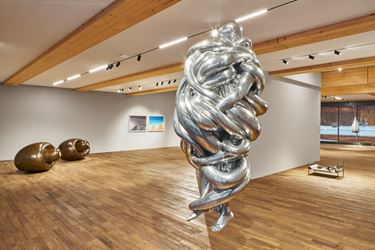 Exhibition view: Louise Bourgeois, The Heart Has Its Reasons, Tarmak22, Gstaad (19 December 2020–4 April 2021). © The Easton Foundation / 2020, ProLitteris, Zurich. Courtesy The Easton Foundation and Hauser & Wirth. Photo: Jon Etter.