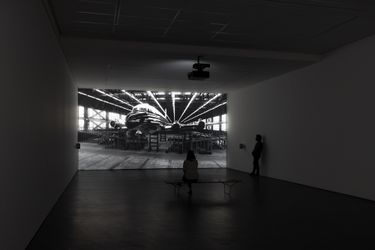 Exhibition view: David Claerbout, Hemispheres, Esther Schipper, Berlin, (28 April–28 May 2022). © VG Bild-Kunst, Bonn, 2022. Courtesy the artist and Esther Schipper, Berlin. Photo: Andrea Rossetti. 
