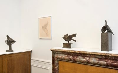 Exhibition view: Kiki Smith, Shelter, Galerie Lelong, Paris (20 May–13 July 2017). Courtesy Galerie Lelong.