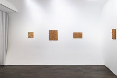Exhibition view: Sasha Holzer, Recent works, Bartha Contemporary, London (24 February–11 March 2023). Courtesy Bartha Contemporary.