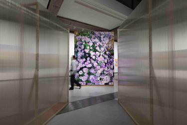 Exhibition view: Yuan Yuan, La Possibilité d'une Fleur, Tabula Rasa Gallery, Beijing (6 November–17 December 2021). Courtesy Tabula Rasa Gallery.