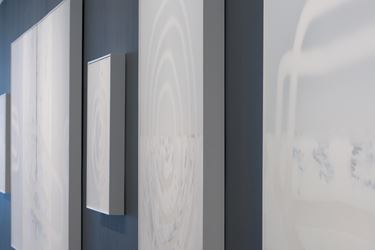 Exhibition view: Udo Nöger, Painting with Light, Sundaram Tagore Gallery, Chelsea, New York (5 September–5 October 2019). Courtesy Sundaram Tagore Gallery.