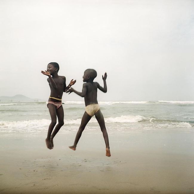 Deux sœurs sur une plage d'Apam, Ghana by Denis Dailleux contemporary artwork
