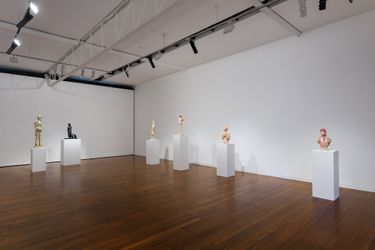 Exhibition view: Linda Marrinon, Scene at Edfu and other sculptures, Roslyn Oxley9 Gallery, Sydney (30 October–28 November 2020). Courtesy Roslyn Oxley9 Gallery. Photo: Luis Power.