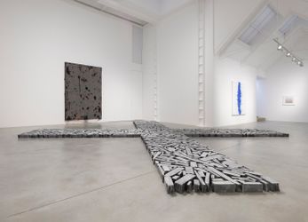 Exhibition view: Group Exhibition, Lisson Gallery, Bell St, London (8 December 2020–12 January 2021). Courtesy Lisson Gallery.