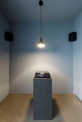 Exhbition view: Ricarda Roggan, Weimar, Noris, Ernemann, Galerie EIGEN + ART Berlin (6 June–27 July 2019). Courtesy Galerie EIGEN + ART, Berlin. Photo: Uwe Walter, Berlin.