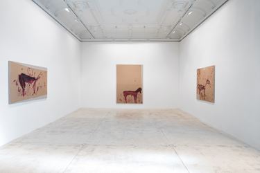 Exhibition view: Martha Jungwirth, NICHT IM DONIZETTI-SALON, Galerie Krinzinger, Vienna (24 January–14 February 2020). Courtesy Galerie Krinzinger.