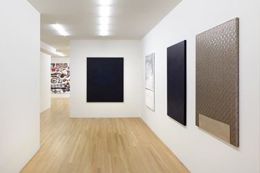 Exhibition view: Sergej Jensen, Fabric Paintings, Galerie Buchholz, New York (8 November 2018–12 January 2019). Courtesy Galerie Buchholz.