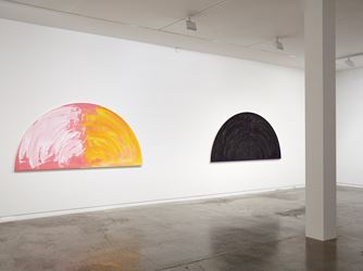 Exhibition view: Gretchen Albrecht, Between gesture and geometry, Two Rooms (12 April–25 May 2019). Courtesy Two Rooms, Auckland.