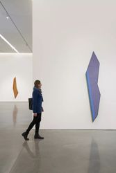 Exhibition view: Kenneth Noland, Stripes/Plaids/Shapes, Pace Gallery, West 25th Street, New York (17 March–29 April 2023). Courtesy Pace Gallery.