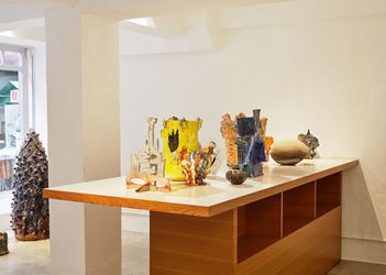 Exhibition view: Group Exhibition, ±8 － A Group Exhibition of Contemporary Ceramics, SHOP Taka Ishii Gallery, Hong Kong (12 July–8 September 2019). Courtesy SHOP Taka Ishii Gallery. Photo: KITMIN LEE.