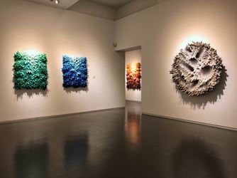 Exhibition view: Chun Kwang Young, Collisions: Information, Harmony and Conflict, Sundaram Tagore Gallery, Singapore (22 November 2019–1 February 2020). Courtesy Sundaram Tagore Gallery. 