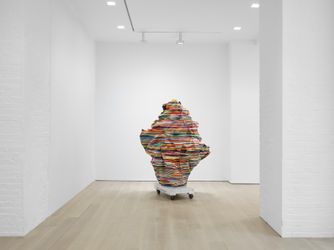 Exhibition view: Markus Linnenbrink, WEREMEMBEREVERYONE, Miles McEnery Gallery, West 22nd Street, New York (1 April–8 May 2021). Courtesy the artist and Miles McEnery Gallery, New York, NY. Photo: Christopher Burke Studio.